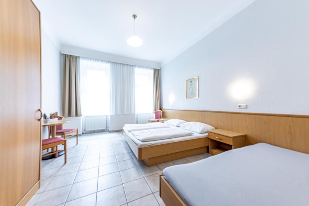 Hotel-Pension Fuenfhaus Viena Exterior foto