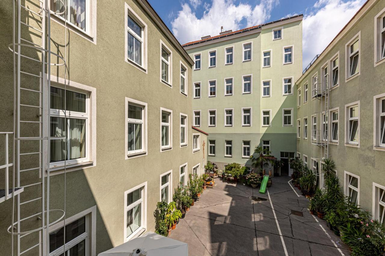Hotel-Pension Fuenfhaus Viena Exterior foto
