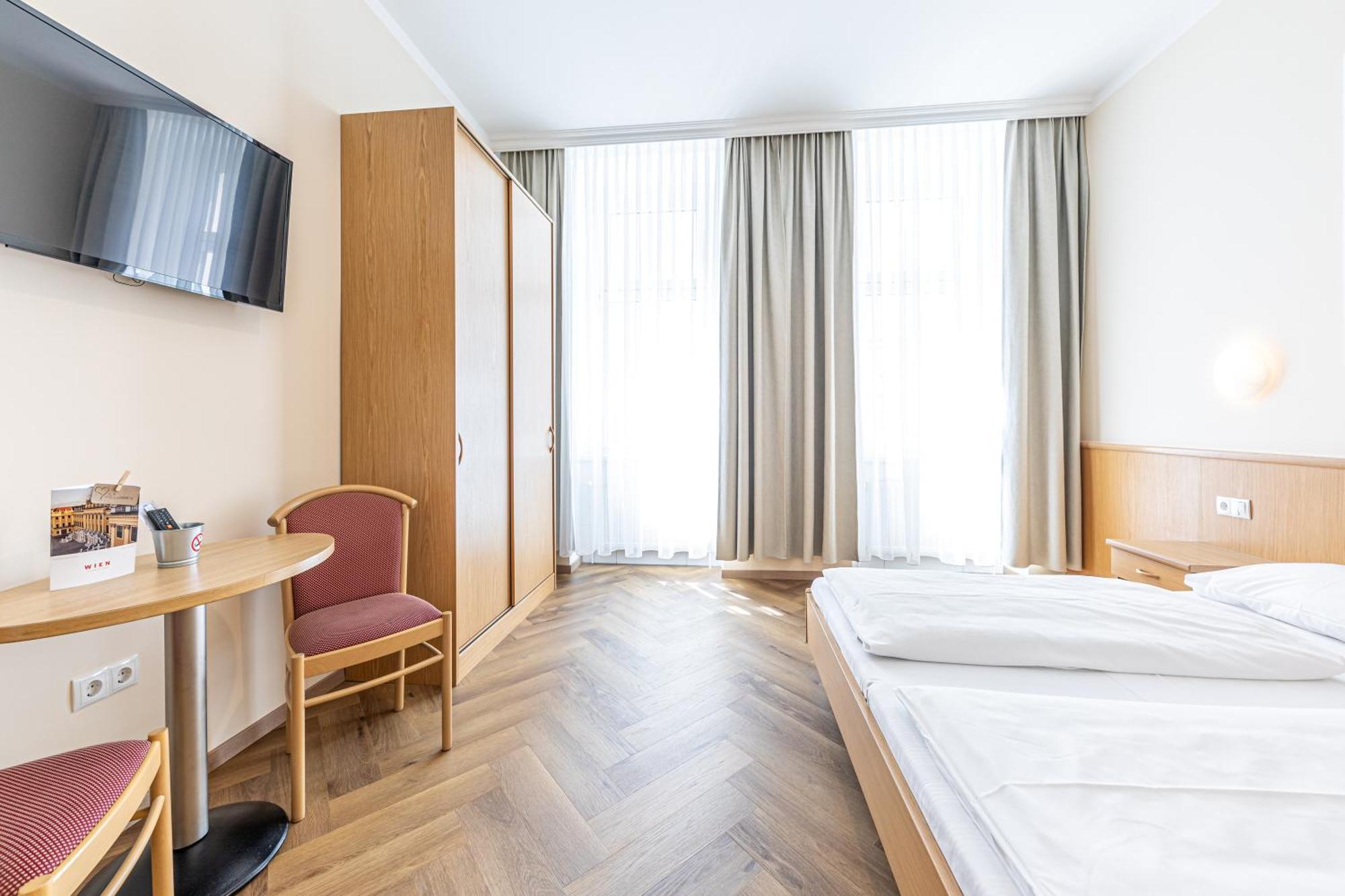 Hotel-Pension Fuenfhaus Viena Exterior foto
